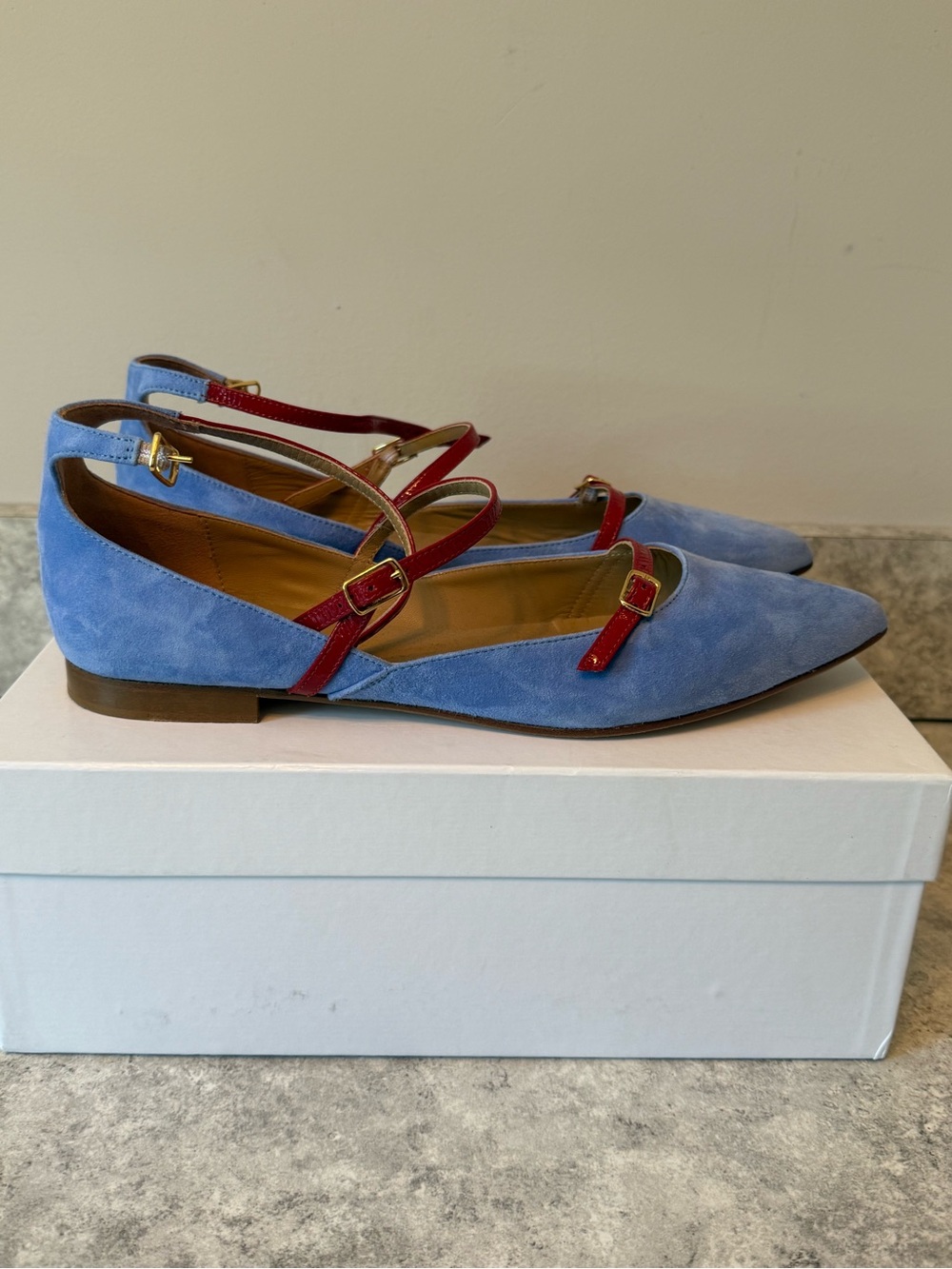 Ballerette Blue Suede Pointed Flats with Red Straps - Picture 6 of 9